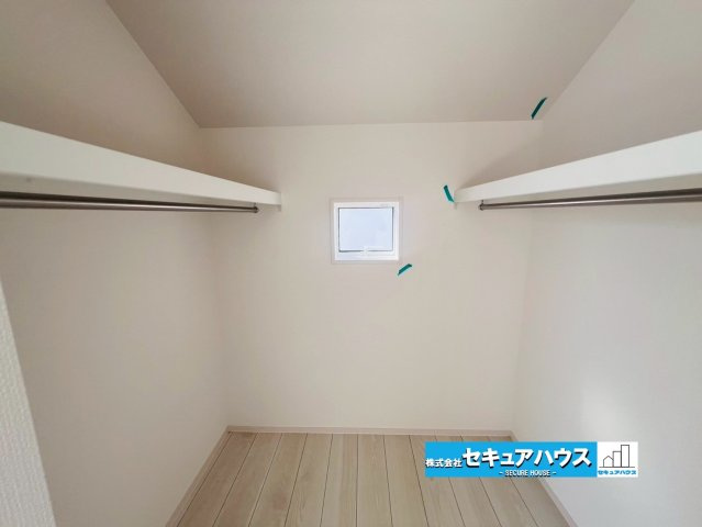 【今からご案内可能】東海市富貴ノ台 全3棟の内観：施工例|■ウォークインクローゼット（イメージ）
お洋服を沢山収納でき、上棚部分にもカバンや帽子等沢山収納できます◎