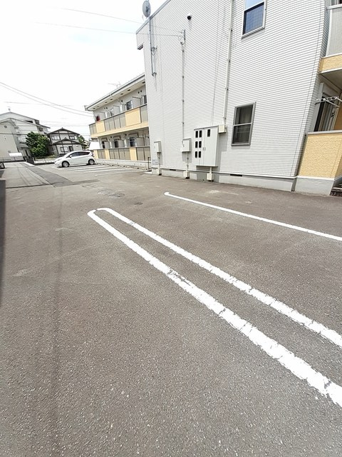 フリューリングの駐車場|駐車場