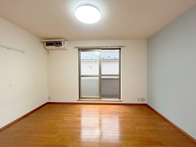 メゾンタウルスの居間・リビング|★洋室6.0帖★