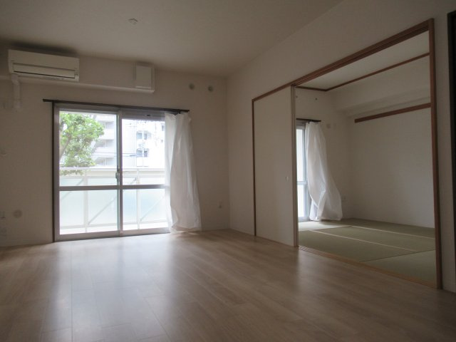 フレール兵庫浜崎通３ＬＤＫの居間・リビング|おしゃれなリビングです