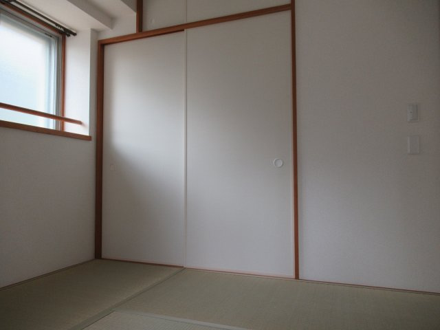 フレール兵庫浜崎通３ＬＤＫの和室|日本らしい落ち着いた雰囲気の和室です