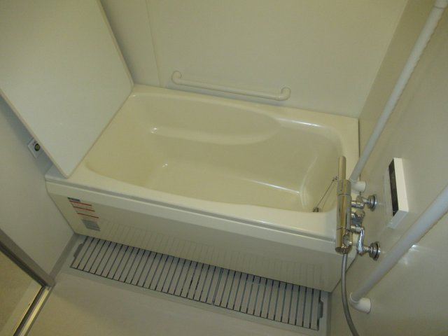 フレール兵庫浜崎通３ＬＤＫの浴室|日々の暮らしに欠かせないお風呂です