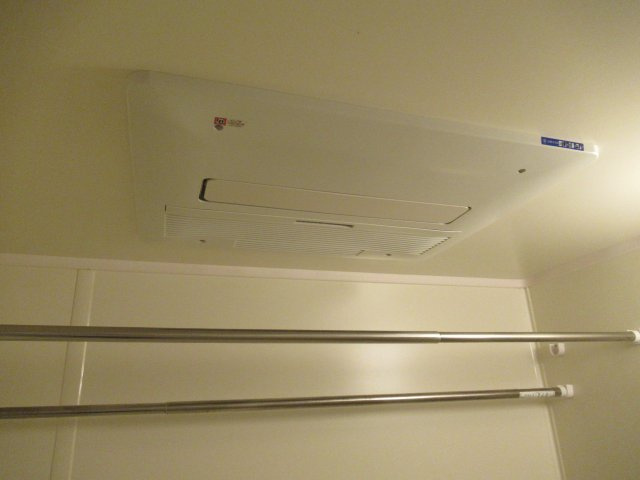 フレール兵庫浜崎通３ＬＤＫの浴室|浴室乾燥暖房機つきです