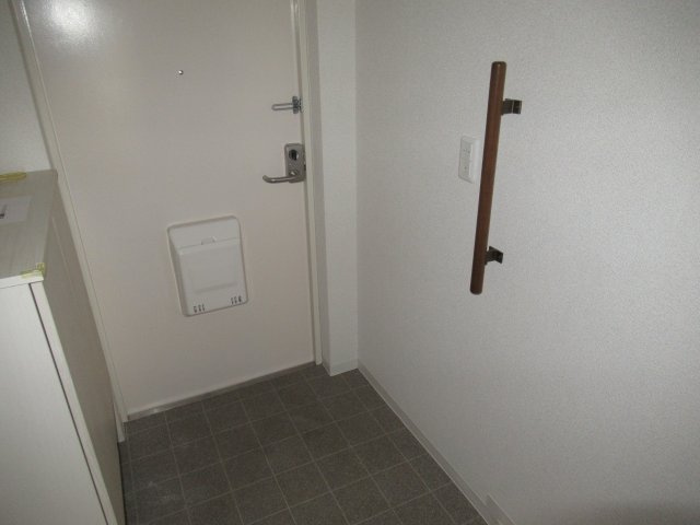 フレール兵庫浜崎通３ＬＤＫの玄関|明るい玄関です