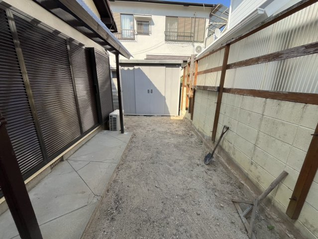 安堂寺町一丁目貸家の庭