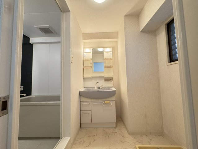 ヴェルドール六甲道の独立洗面台