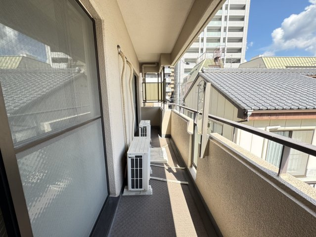 ヴェルドール六甲道のバルコニー