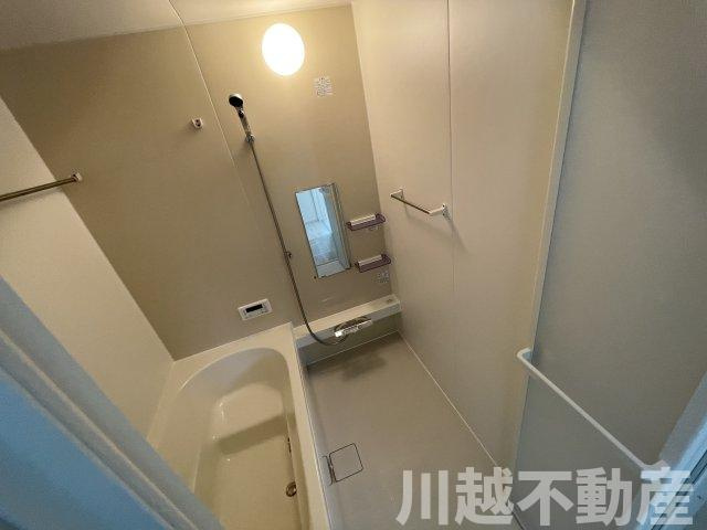 徒歩５分圏内にスーパーがあってお買い物便利の浴室|店舗裏に喫煙所ございます