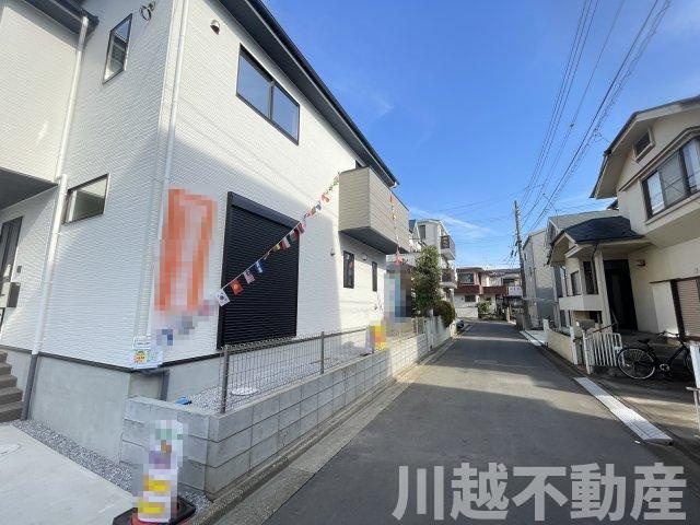 徒歩５分圏内にスーパーがあってお買い物便利の前面道路含む現地写真|各種金融機関取り扱っています