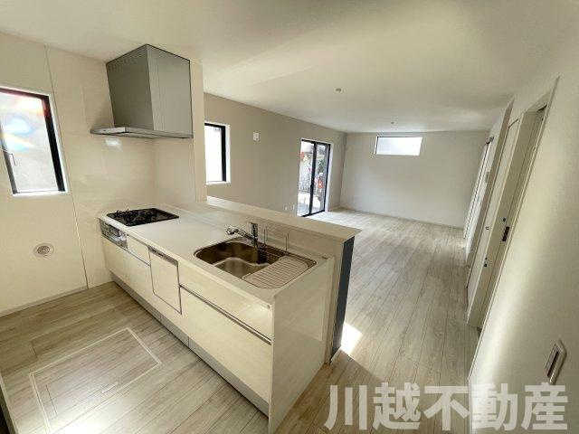 徒歩５分圏内にスーパーがあってお買い物便利のキッチン|ハウスメーカーご紹介可能です