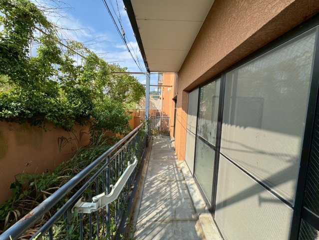 アゼリアコートのバルコニー