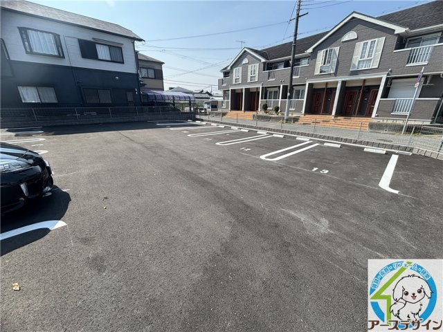 フロリバンダの駐車場