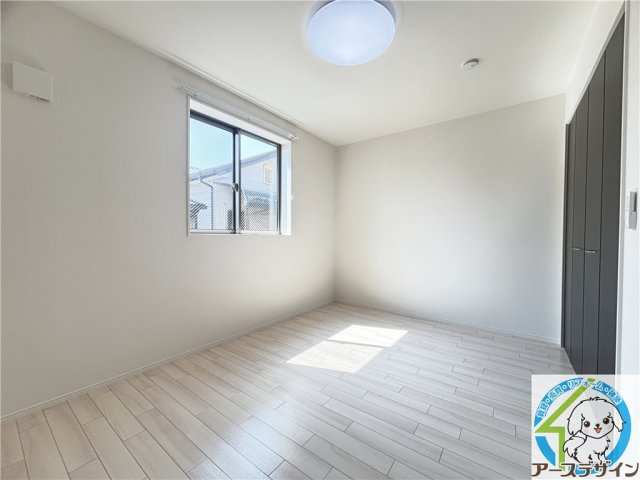 フロリバンダの洋室