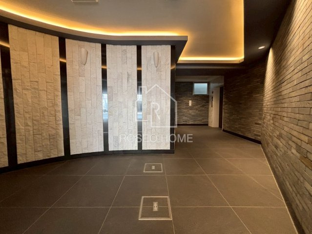 ファーストフィオーレ心斎橋イーストのロビー