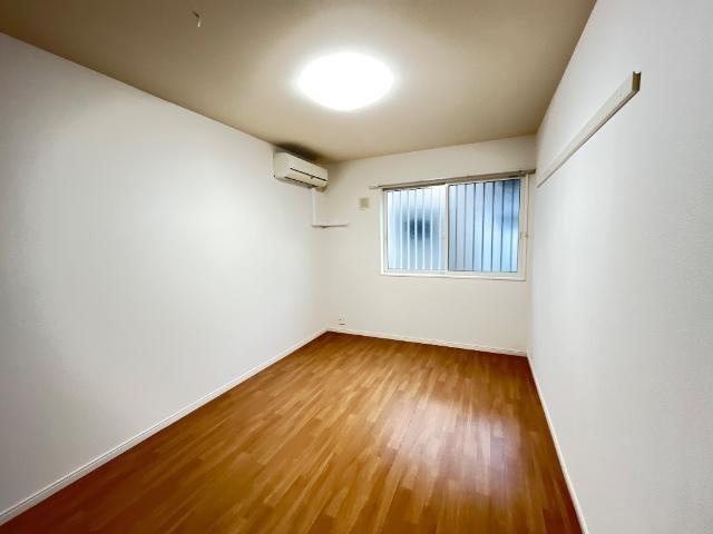 サン　ガーデン　Ａの洋室|洋室