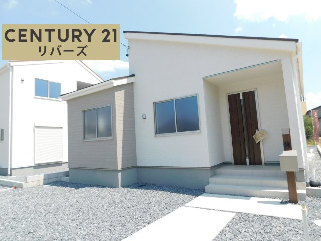 愛西市草平町東前の新築一戸建の外観|☆ラスト１棟☆　　新価格！！いつでもご案内出来ます♪（お問合せ当日、平日、水曜、夜間でもＯＫ）　敷地７４．３６坪！　駐車最大６台ＯＫ！　全居室ＷＩＣ完備＆ホール収納＆パントリーの収納豊富物件！