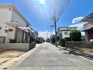 【前面道路含む現地写真】 | 伏見区桃山町大島　新築戸建 | （株）ゆいホームでは、ご購入・ご売却・住宅ローンなどのあらゆるご相談にお応えします。 もちろん相談は無料です！まずはお気軽にお電話下さい。
