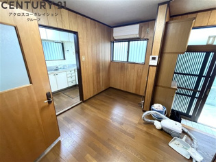 今津巽町戸建の居間