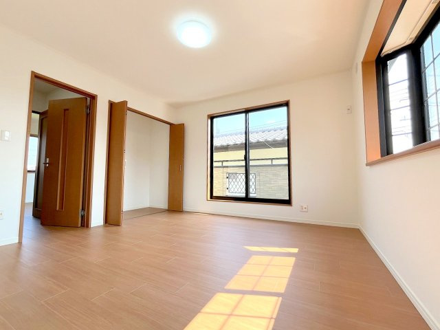 あきる野市伊奈　中古戸建の洋室