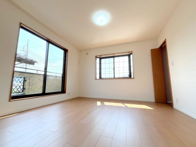 あきる野市伊奈　中古戸建の洋室