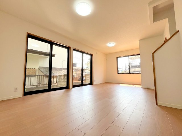 あきる野市伊奈　中古戸建の居間・リビング