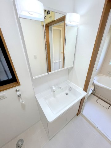 あきる野市伊奈　中古戸建の独立洗面台