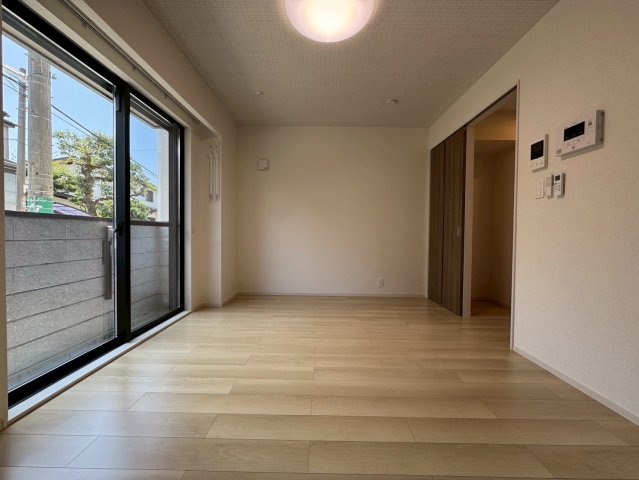 コンテ石橋の居間・リビング