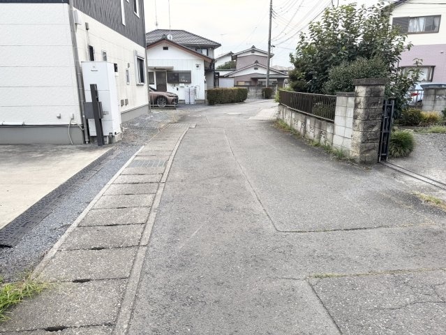 オール電化！ソーラー付き！電気に困らないまるで新築のような理想の中古戸建！栃木県下都賀郡壬生町の前面道路含む現地写真|前面道路含む現地写真です