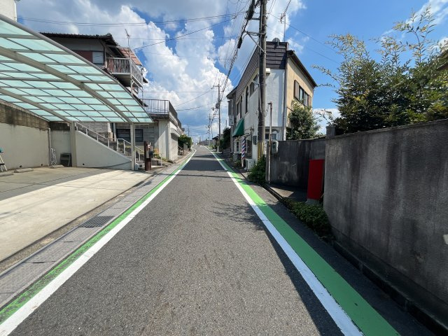 大津市神領3丁目　中古戸建の前面道路含む現地写真