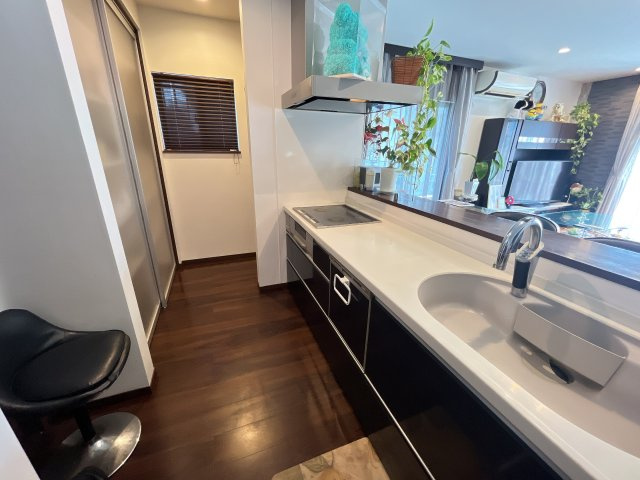 大津市神領3丁目　中古戸建のキッチン