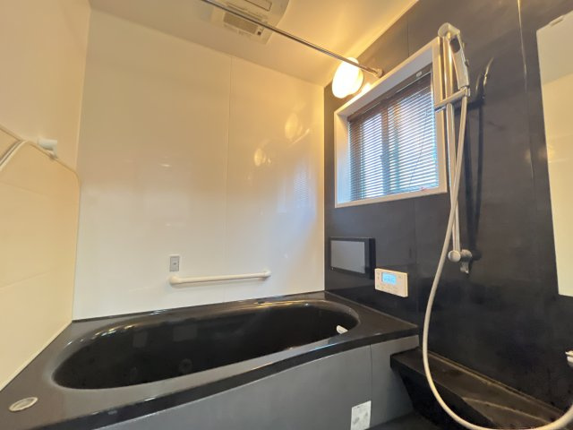 大津市神領3丁目　中古戸建の浴室