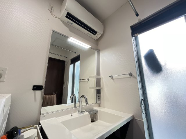 大津市神領3丁目　中古戸建の独立洗面台