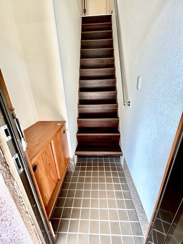 城山町3丁目テラスハウスの玄関