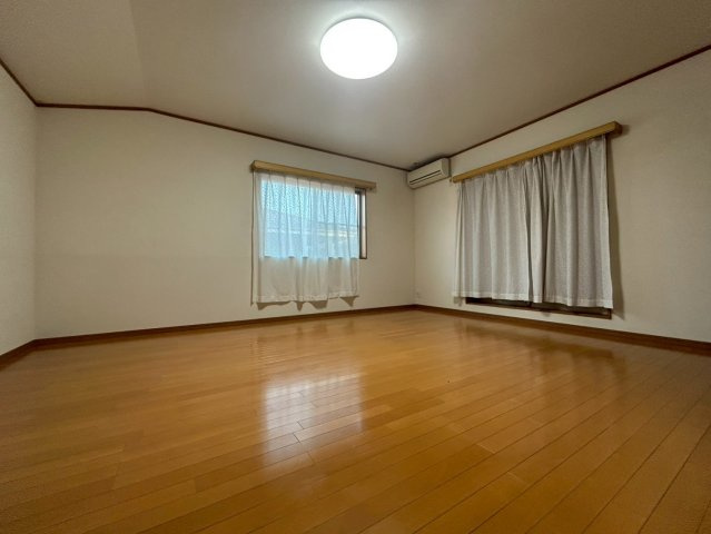 富津市青木３丁目　中古戸建の居間・リビング|２階