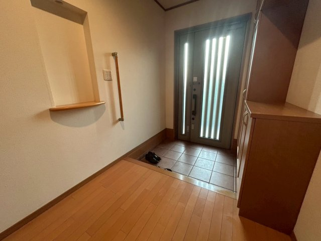 富津市青木３丁目　中古戸建の玄関