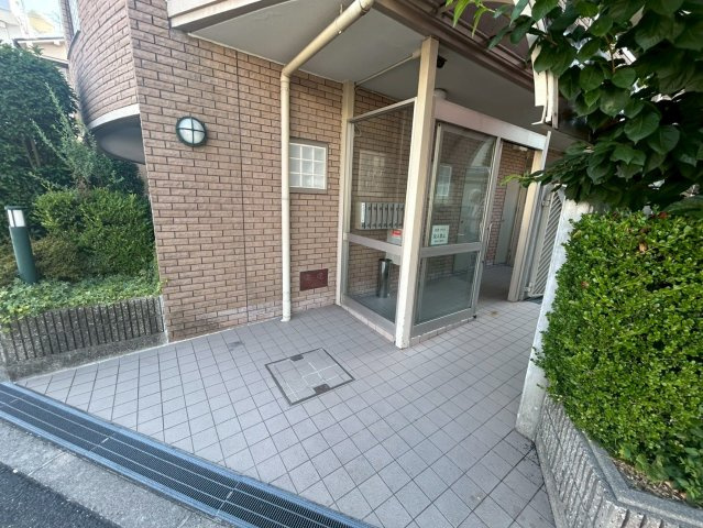 アイビースコートのエントランス