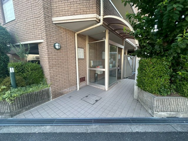 アイビースコートのエントランス