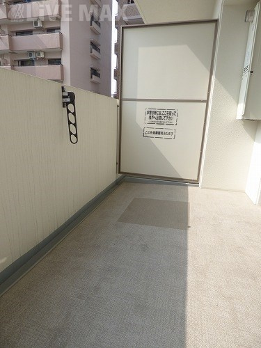 広々