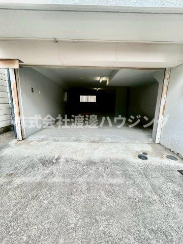 豊中市庄内幸町４丁目の一戸建ての駐車場|高さ1640まで。