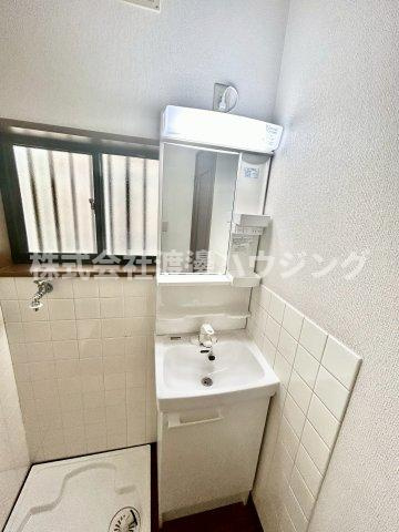 豊中市庄内幸町４丁目の一戸建ての洗面所