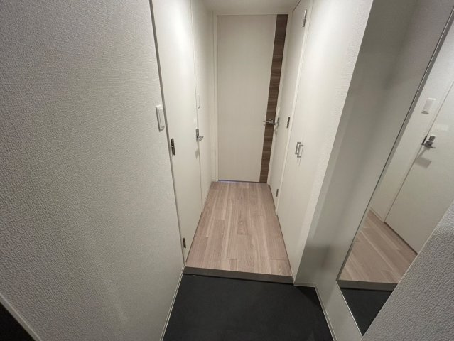 セレニテ難波リアンの玄関