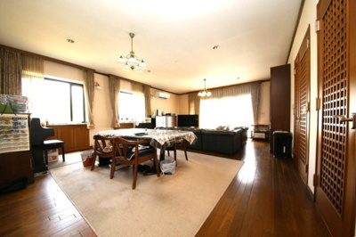 【居間・リビング】 | 栗橋東六丁目中古戸建