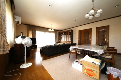 【居間・リビング】 | 栗橋東六丁目中古戸建