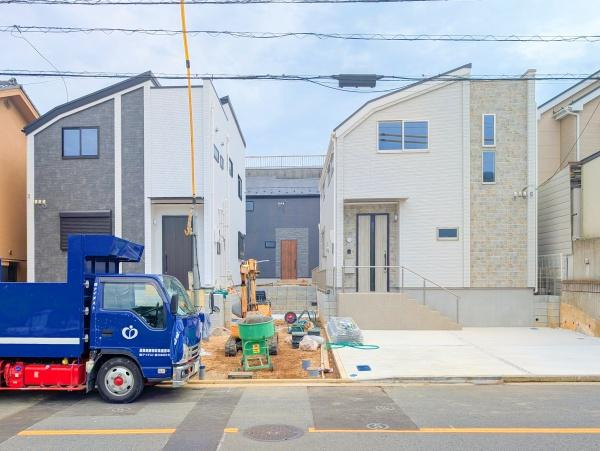 横浜市南区永田山王台の新築一戸建の外観|いつでもご案内可能です！
お車でご自宅まで送迎承ります。