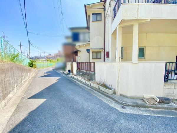 【前面道路含む現地写真】 | ■毎週土・日・祝のご対応可能■
お忙しい方も、お仕事前やお仕事帰りなどお客様のご都合に合わせてご案内致します！キッズルーム・駐車場完備！