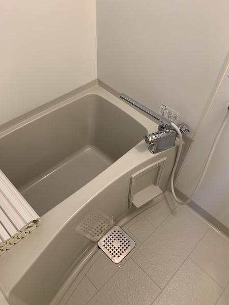 リビングタウン塩冶南の浴室