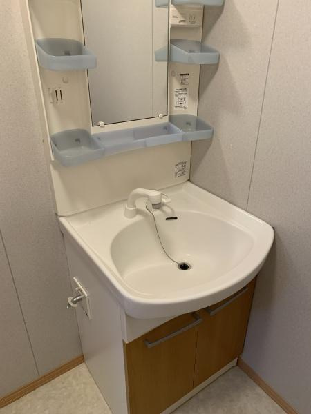 リビングタウン塩冶南の洗面所