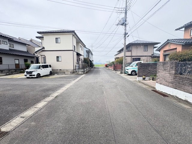玉村町南玉　中古1299の前面道路含む現地写真