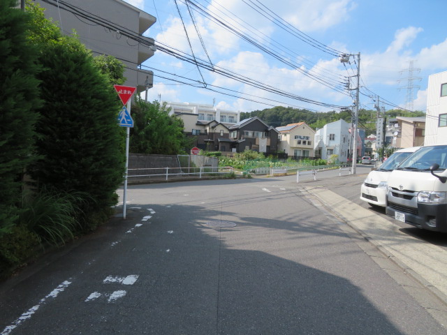 町田市成瀬６丁目の倉庫の周辺