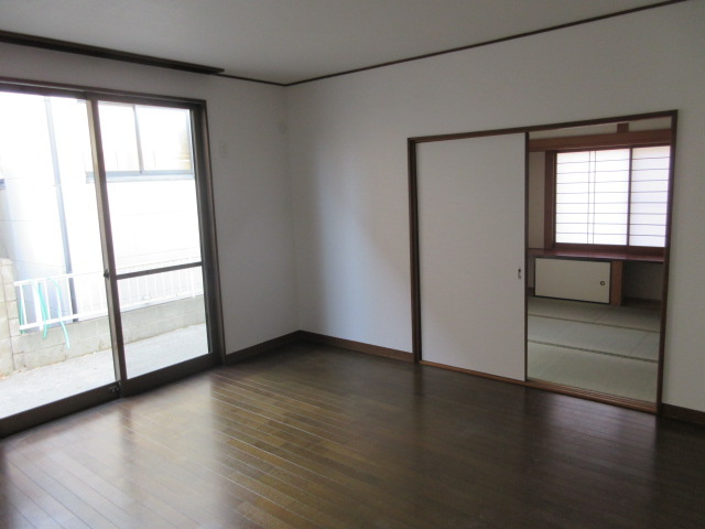 中古戸建　東松山市大字松山1951-108（リフォーム住宅）の前面道路含む現地写真